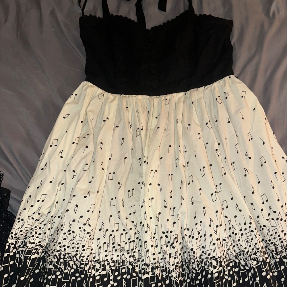 Hot Topic Music Notes Dress - Picture 3 of 4